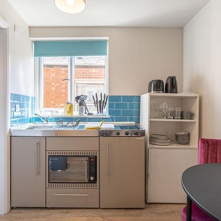 Superb One Bedroom Apartment In Coventry Cv1 *New* Екстериор снимка