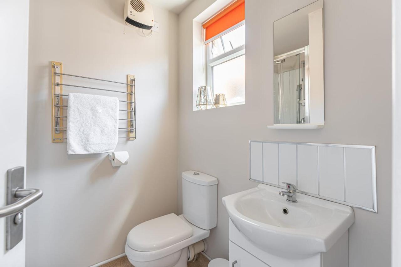 Superb One Bedroom Apartment In Coventry Cv1 *New* Екстериор снимка
